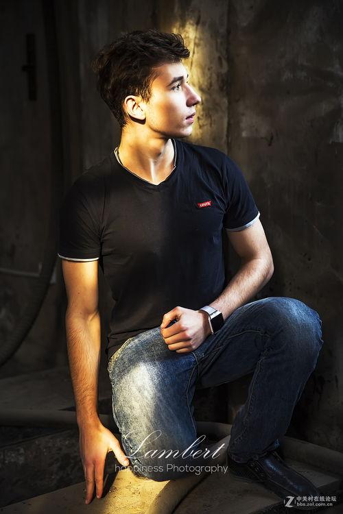 日韩帅哥男模特秀视频,时尚魅力一网打尽